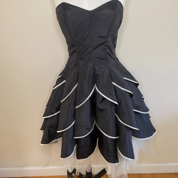 Betsey Johnson Evening Black Dahlia Mini Dress - Picture 2 of 6